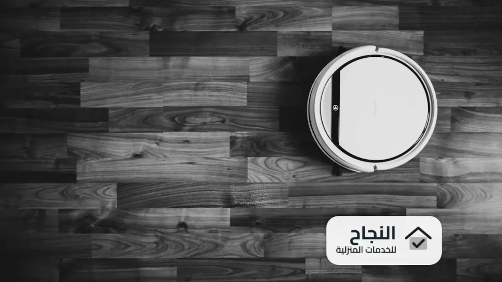 عاملان_ينظفون_المسجد